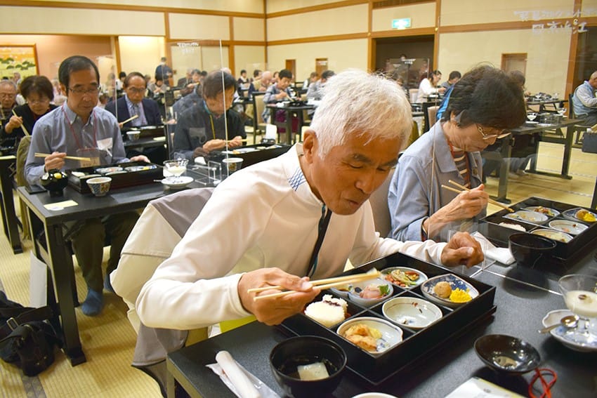 フレイル予防へ産官学連携 龍大学生がレシピ開発