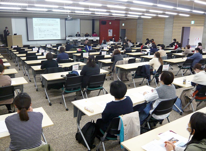 多職種連携に宗教者を 訪問看護啓発に僧侶登壇