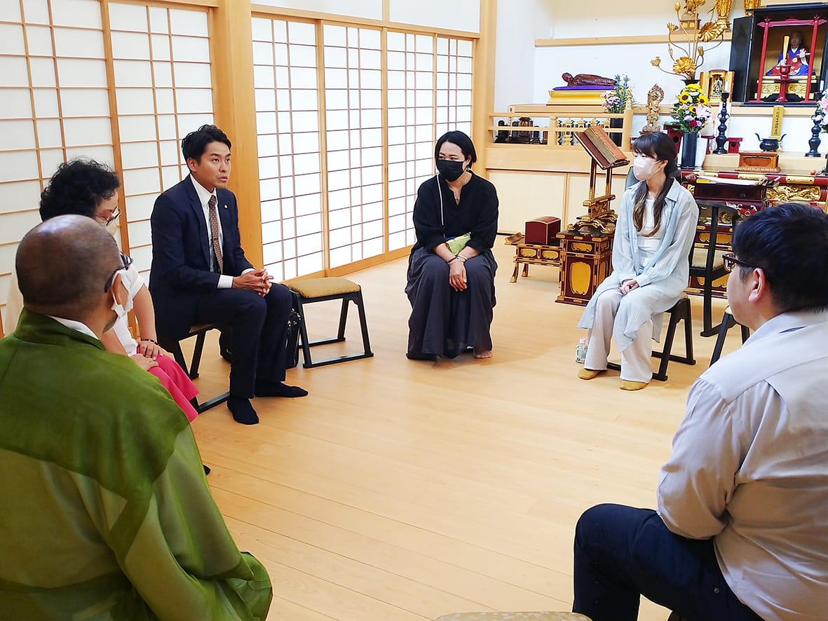 胸中明かし思い聴く 千葉・船橋「語らいカフェ」