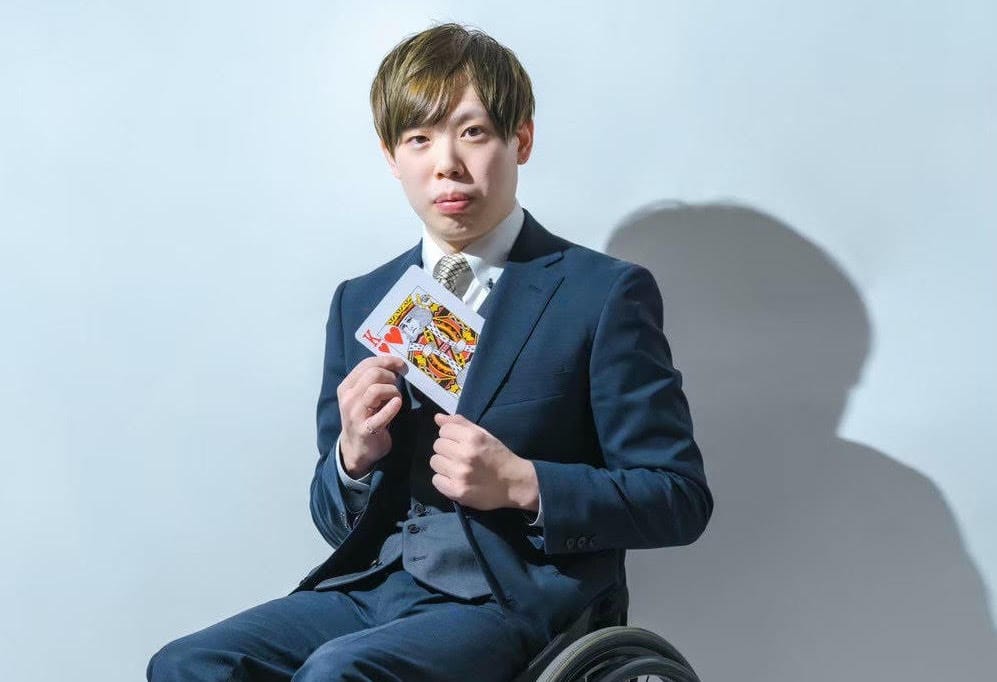 生きる希望見つけた車いすマジシャン Sunさん