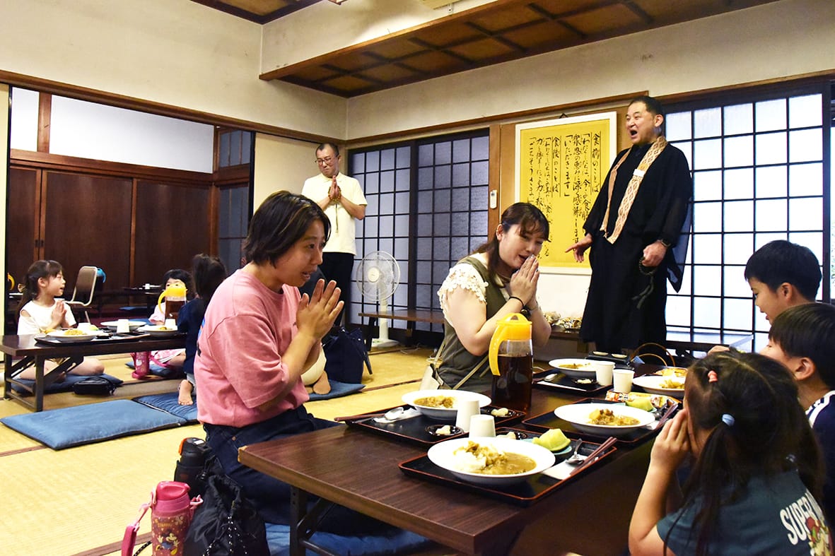 孤食防いで交流 佛光寺が親子食堂開始