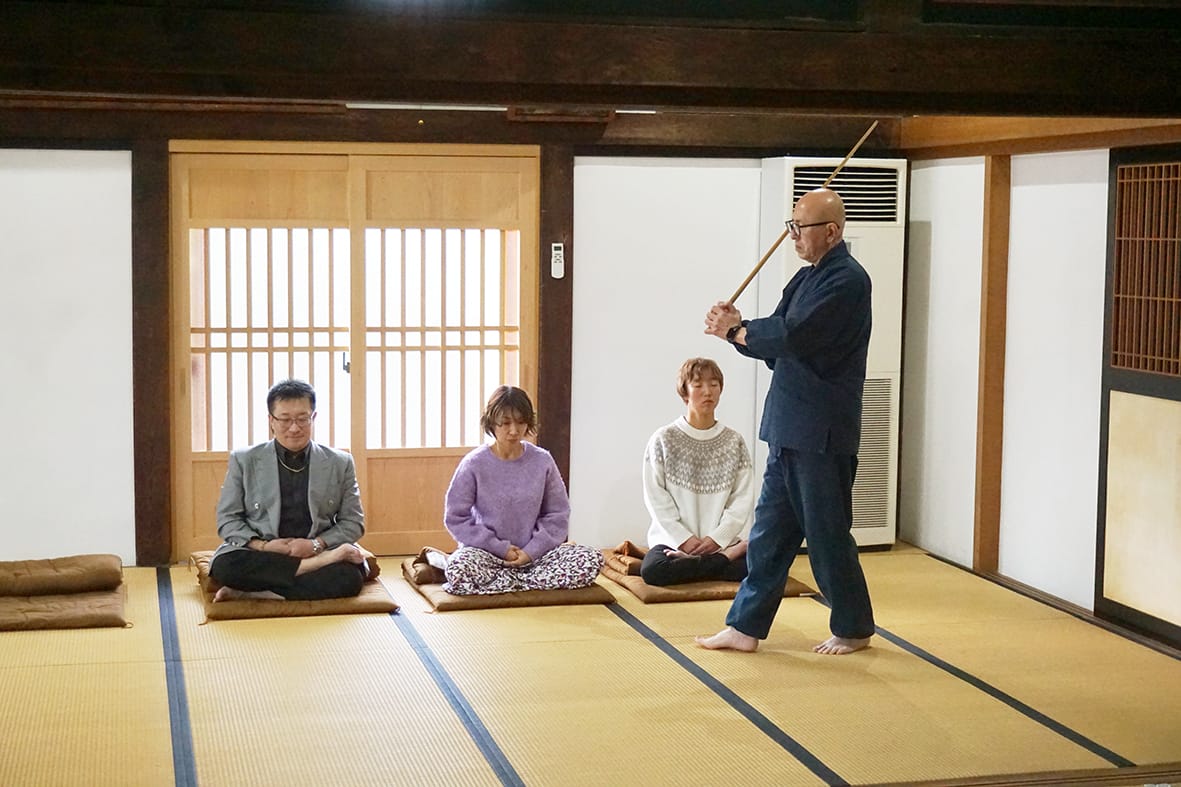 発達障害を個性と捉えて 禅を通じて悩み語り合う