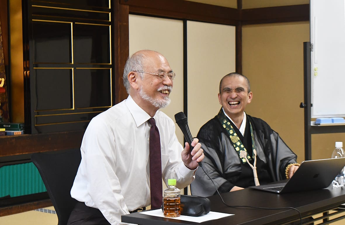 傾聴と自我の関係語る 佐々木閑教授招きシンポ